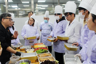 我校后勤集团开展“我为群众办实事，争做贡献促振兴，烹饪大师进校园，工匠精神永流传”主题实践活动