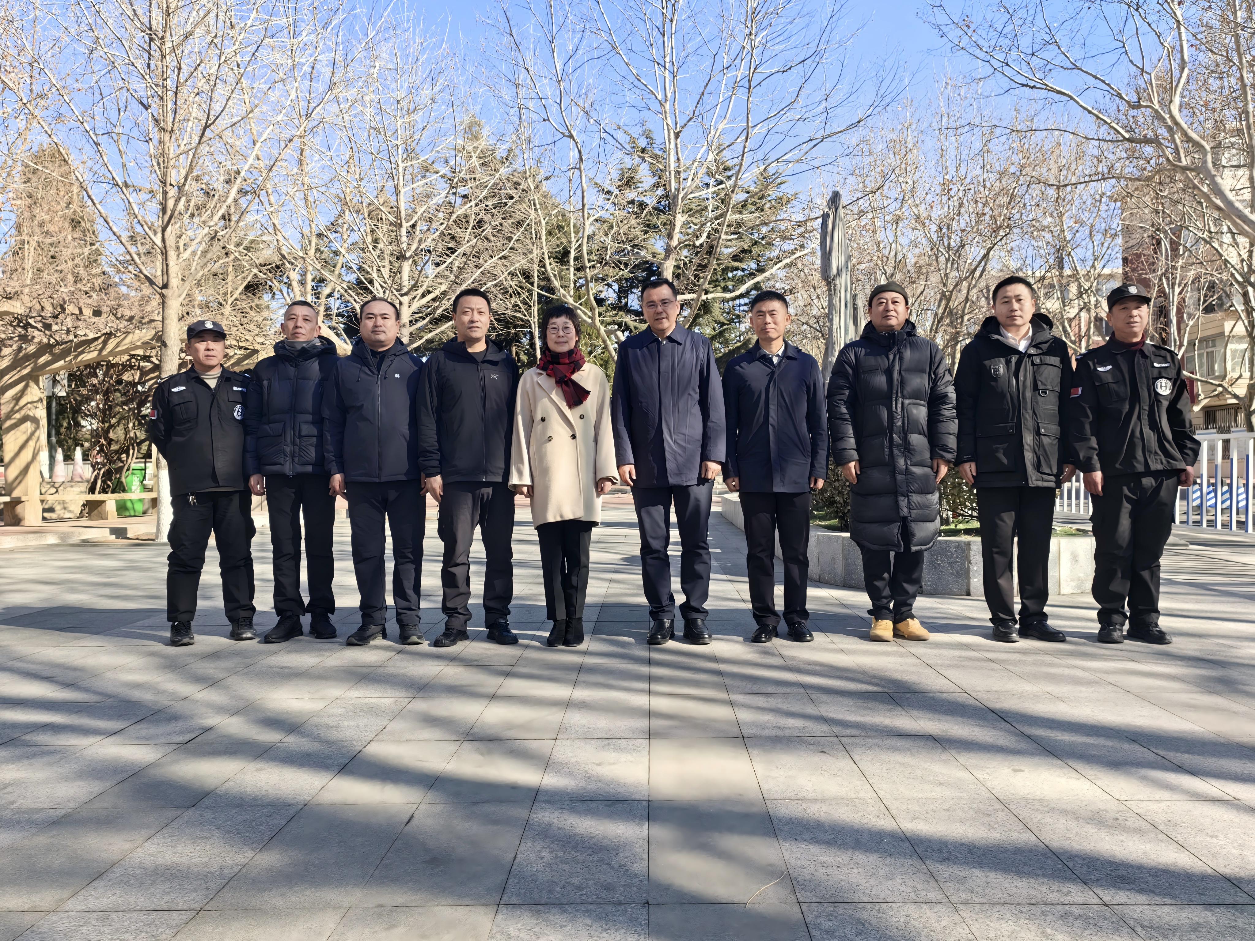 校领导除夕走访慰问一线教职员工和留学生