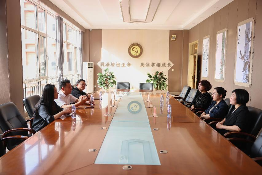 辽宁省教育厅副厅长纪洪涛一行到我校调研