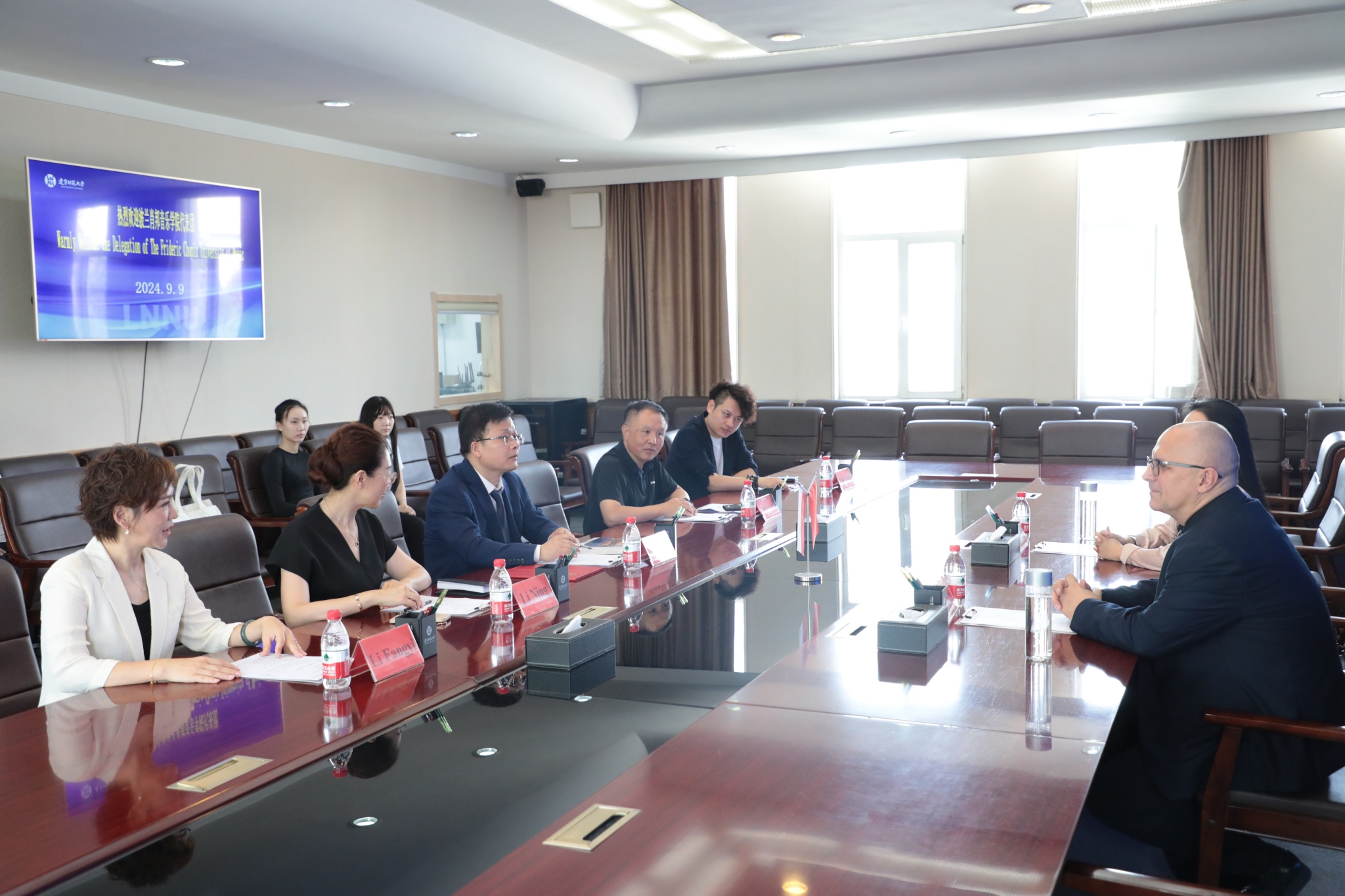 波兰肖邦音乐学院代表团访问我校