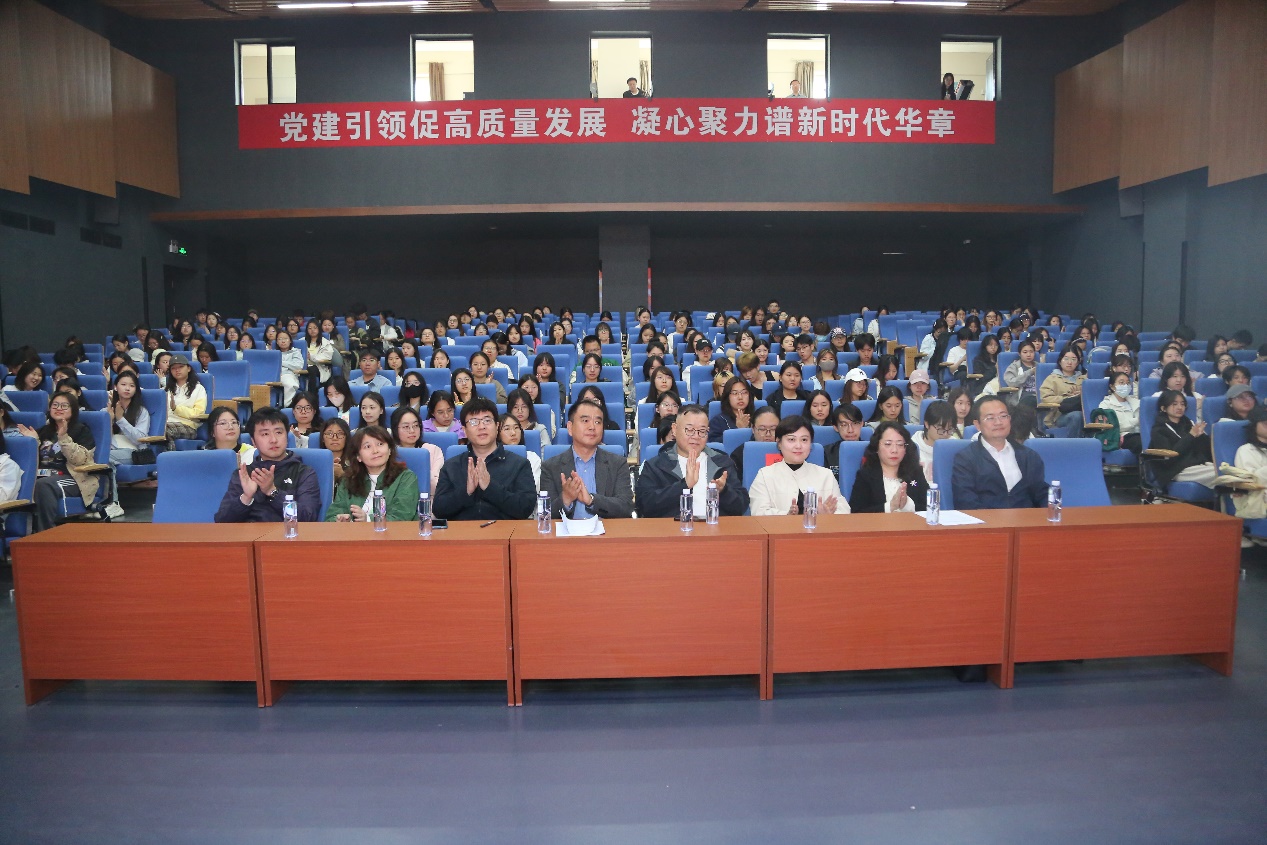 我校“行阅山海，品知滨城”2026年读书季活动一一阅读时光篇暨郝岩《好好的时光》读者分享会成功举行