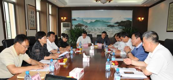 大连市社科联党组书记、大连市社科联副主席张莉同志一行来我校调研