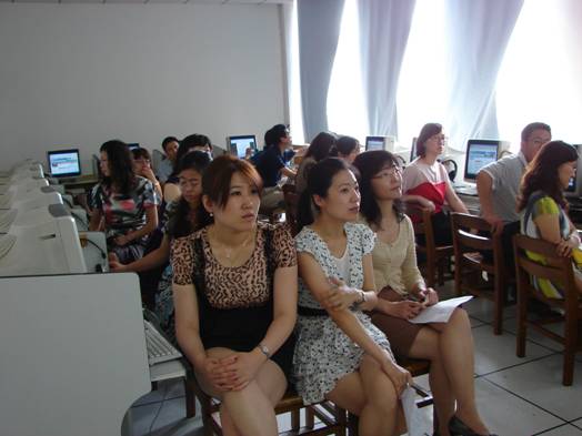 图书馆为我校外语学院教师进行电子资源使用专题培训