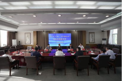 青岛大学党委副书记胡钦晓一行到我校交流调研