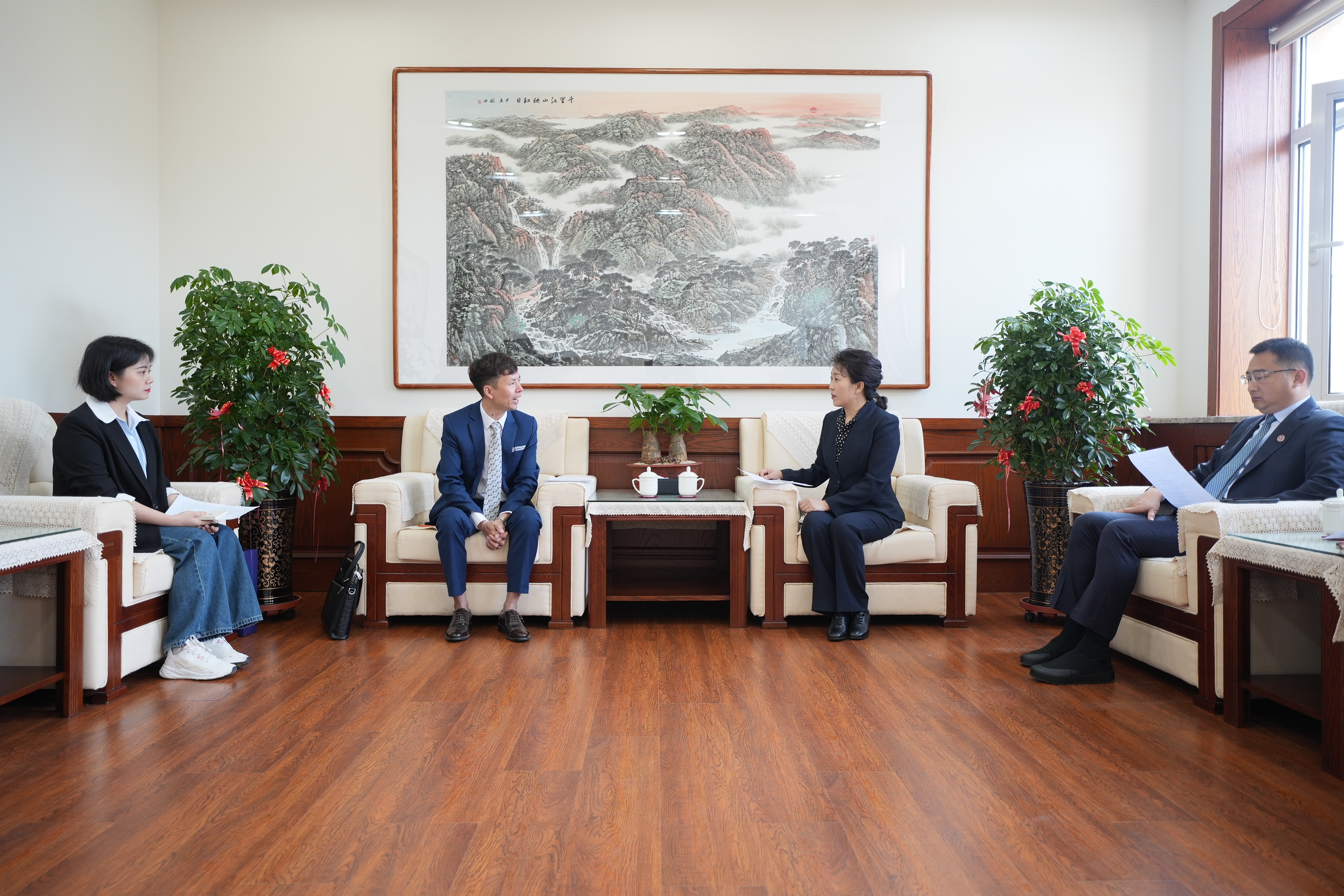 越南英特康大学副校长一行到访我校