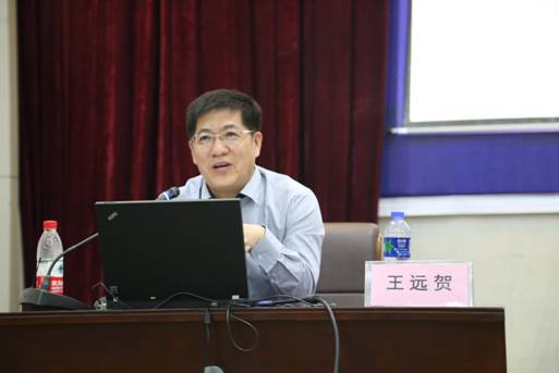 盘锦市盘山县高级中学校长王远贺应邀来我校做报告