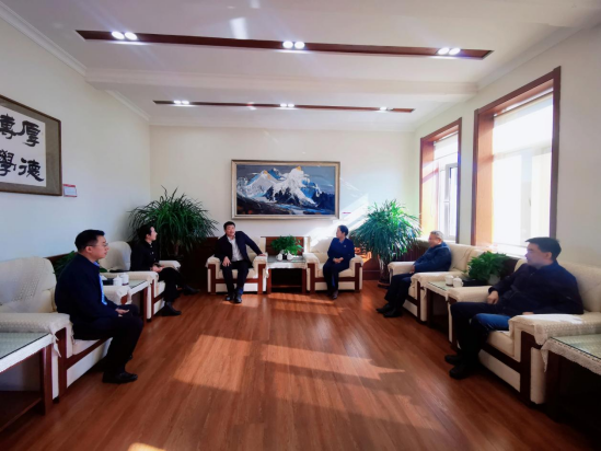 鞍山市教育局2025届校园招聘宣讲会在我校顺利召开