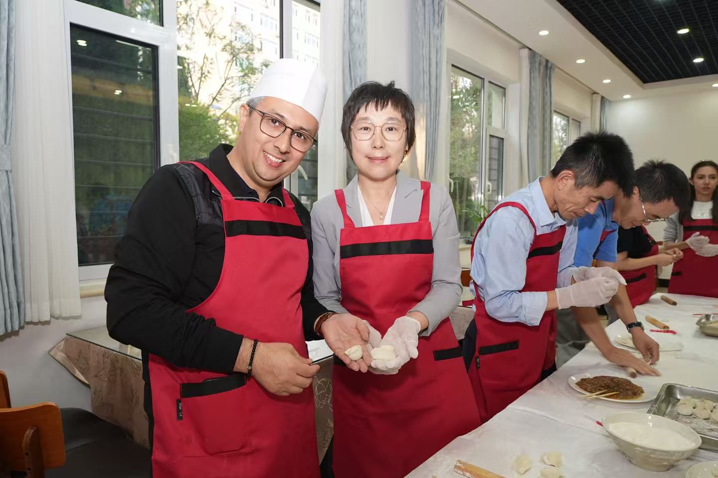 我校中乌文明互鉴研究中心举办中乌传统美食文化体验活动